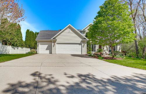 Menasha Home with Patio - Walking Distance to Lake! - Foto 43