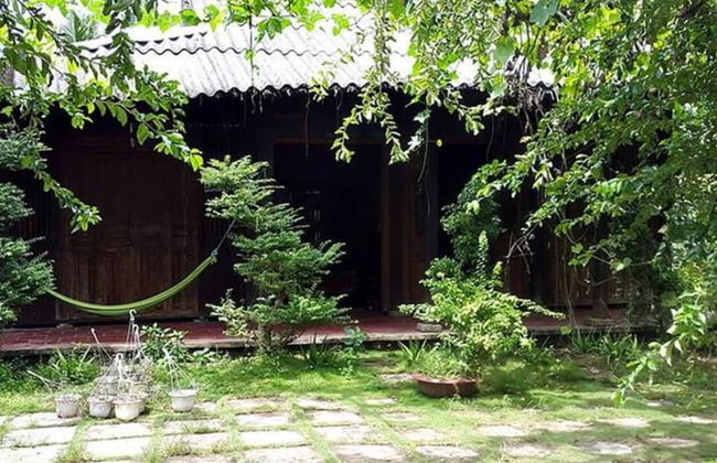 Peaceful Homestay in the Middle of Fruit Garden - Room With Four Double Beds - Foto 29