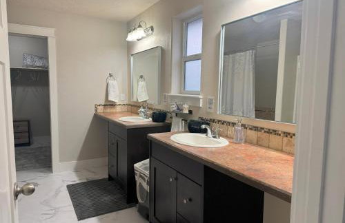 Spacious Family Retreat with Hot Tub & Home Theater - Foto 23