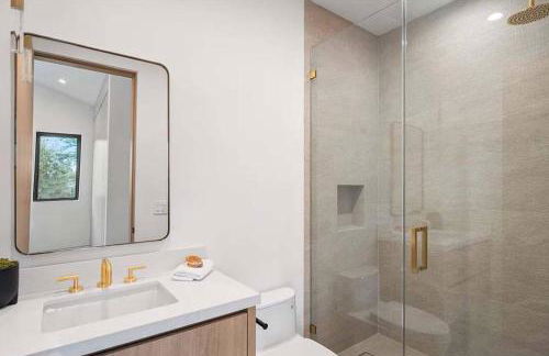 Stunning 5BR in Studio City W. Pool, and Jacuzzi - Foto 34