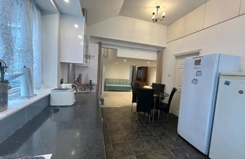 3 Bedroom Lovely Calm Independent Home - Foto 28