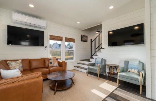 New Riverfront Home with Mtn Views - Foto 6