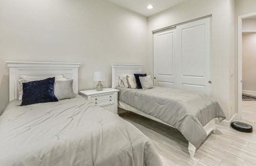 3 Mi to Naples Beach! Couples Resort Getaway - Photo 16