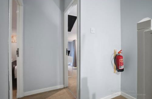 Modern 5-Bedroom House - Bannockburn - Photo 12