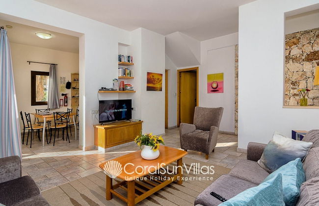 Wonderful Quiet Area, Completely Privacy, Large Private Pool, Colourful Garden - Foto 18