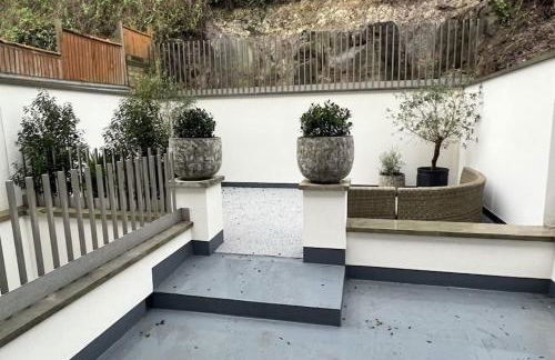 3 Bedroom, 3 bathroom large flat with sea views! - Foto 7