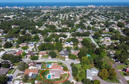 Dream Vacation Home w Heated Pool Close to Beaches Clearwater St Pete Quiet with Big Backyard - Foto 5