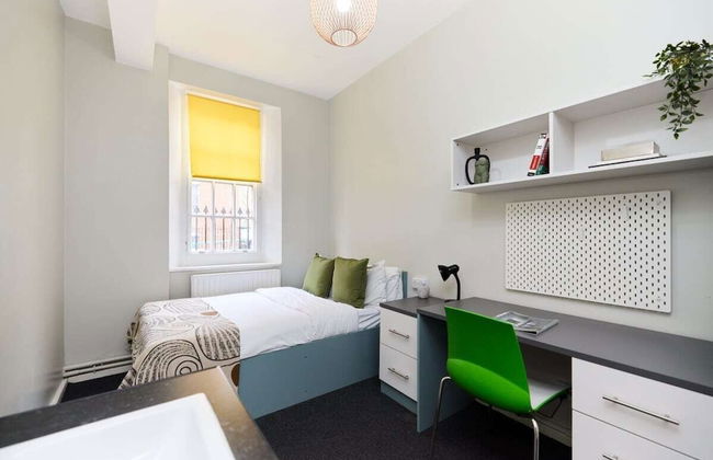 Classic Room 09 - Louise House Summer Youth Accommodation - Photo 4