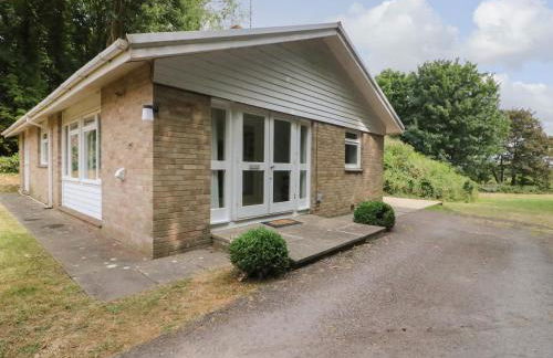 Woodlands Cottage - Photo 2