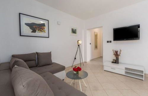 Malerisches Apartment in der Natur mit Pool, Outdoor-Kueche, BBQ, Spielplatz - Photo 8