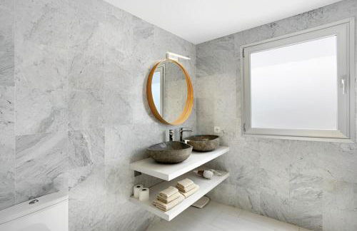 Luxury Boho Villa with Heated Pool, Rooftop and Panoramic Sea View in Amadores - Foto 30