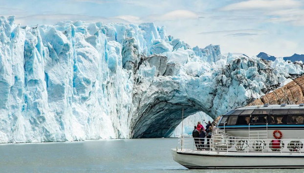 Perito Moreno Glacier Day Trip and Boat Ride - Small Group Tour - Photo 3