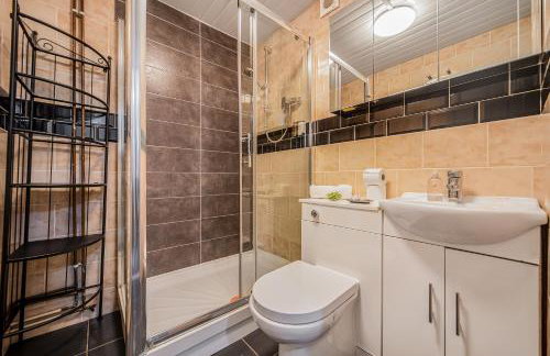 Arena Central 3 Bedrooms Free Parking, Perfect for Contractors Relocation and Professionals - Foto 16