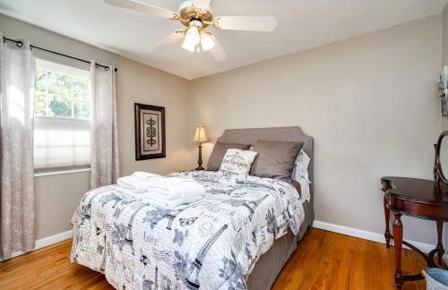 Antique Charm 3BR Gourmet Kitchen & Large Yard - Foto 34