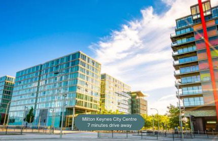 Keaton House - Close to City Centre - Free Parking, Spacious Garden, Fast Wifi and Smart TV by Yoko Property - Foto 32