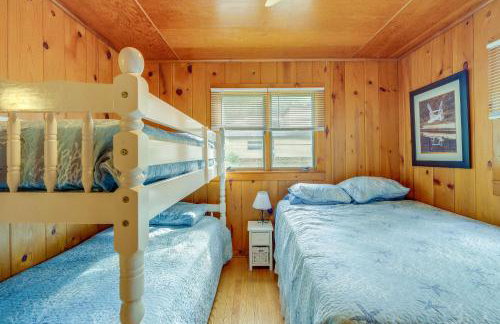 Rapid City Cottage with Patio Near Beach Access! - Foto 20