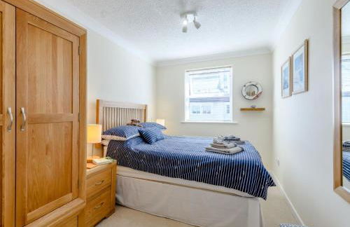 1 Bed in Milford on Sea 79332 - Photo 12