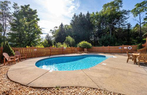 Family-Friendly Cabin with Heated Pool & Sauna - Foto 36