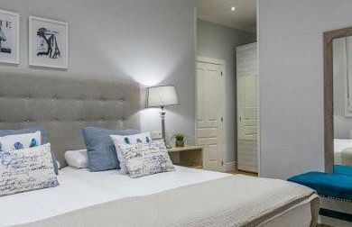 Amplio y Confortable en el Casco Viejo con Parking Privado - Foto 2