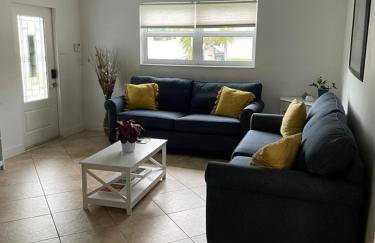 Relaxing Retreat 2BR Oasis with Pool and Outdoor BBQ - Foto 35