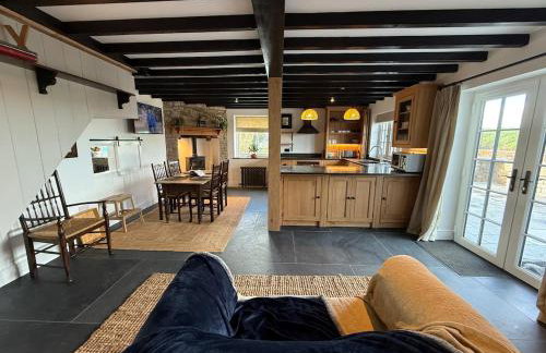 Luxury Cornish House next to Cliffs & Surf Beaches - Photo 26