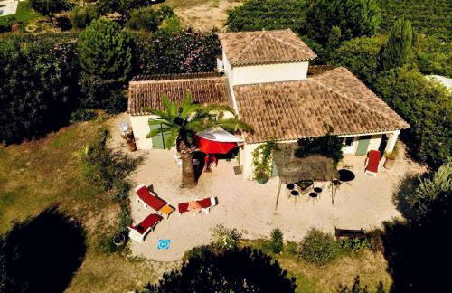 Gite de l'Amandari - classé 3 etoiles Prefecture - piscine chauffée privative, terrasses et jardin, 5 minutes à pied du village - Foto 3