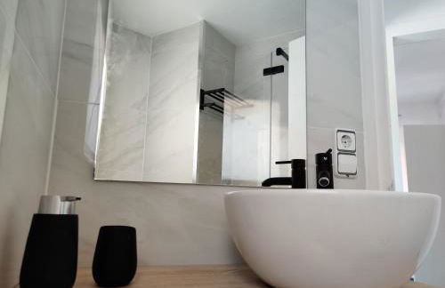 Charming Attic with Pool and Seaviews - Photo 15