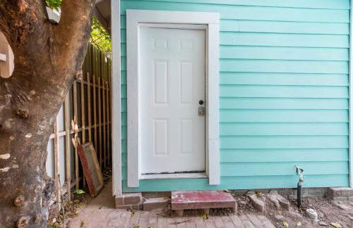 Tiny & Chic Heights Hideaway with Free Parking - Foto 7