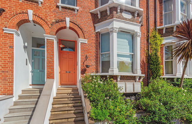 Charming Hampstead Retreat with Patio - Foto 25