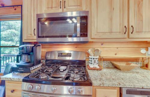 Hot Tub and Game Room Charming Morganton Cabin! - Foto 10