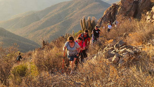 Disfrutando de la ruta de trekking al atardecer