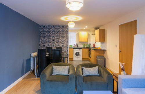 The Vogue Stay, 3 Bedrooms, 2 bathrooms, Ideal for JR & Oxford Hospitals, FREE CarPark, Conveniently located for Ring Road access, 2 miles from Oxford City Centre easy car & bus route - Foto 1