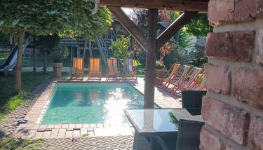 Ferienhaus auf einer Ebene mit eigenem Garten, Sommerpool und Badefass - Foto 3, sunbed