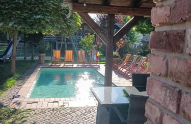 Ferienhaus auf einer Ebene mit eigenem Garten, Sommerpool und Badefass - Foto 3