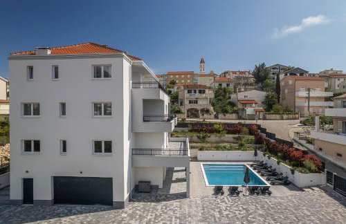 Villa Barbara & Zoran with heated swimming pool - Photo 69