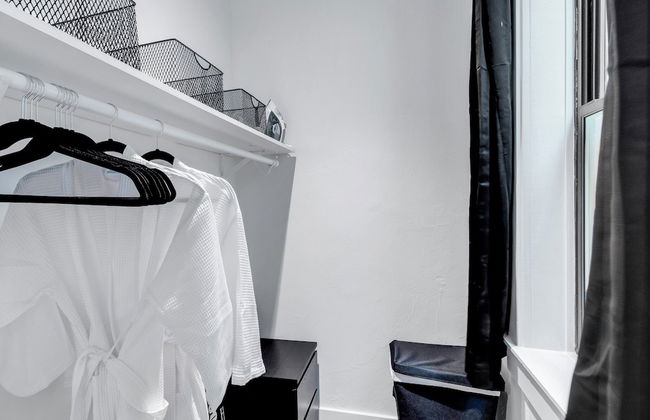 RESTAURANT on site. Walk to everything by RedAwning - Foto 19