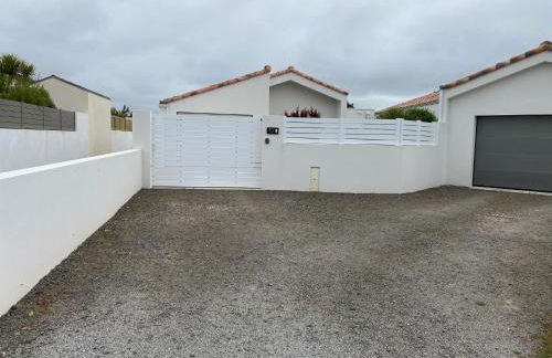 La petite maison zone coulée verte menant a l'océan - Photo 3