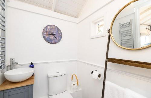 Luxury Coastal Shepherds Hut with hot tub, dining dome & a 5 Minute Walk to Pubs and Village - Foto 11