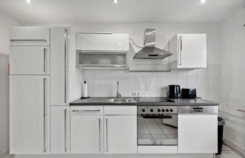 APARTMENT in Isenbüttel - 90m2, 3 Zi, 5 Einzelbetten, Free Coffee, WiFi & Parking - 24h CHECK IN - Foto 9