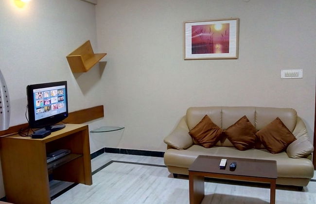 OM Residency - Photo 14