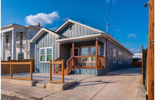 5BR3BA Minutes from the Action with Skyline Views - Foto 37