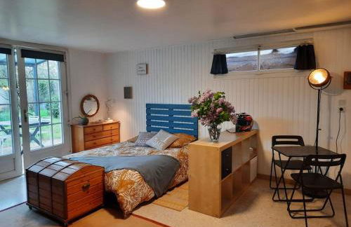 Studio de charme pour séjour tranquille à deux - Groupama Stadium - LDLC Aréna - Fiducial Astéria - Eurexpo - Aéroport St Exupéry - Base nautique du Grand Large - Foto 2