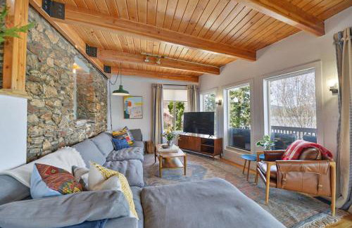 Huvila Haven Lake Front Home with Dock and Hot Tub - Foto 24