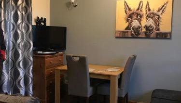 No 5 Newly refurbished 4 bedroom house - Foto 2