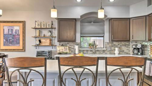 Patio and Grilling Station Family Home in Glendale - Foto 4