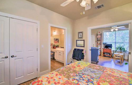 Cozy Texas Retreat with Patio, Grill and Fire Pit! - Foto 12