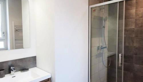 GITE DE LA VIEILLE TOUR Murol 63790 - Foto 2, Shower