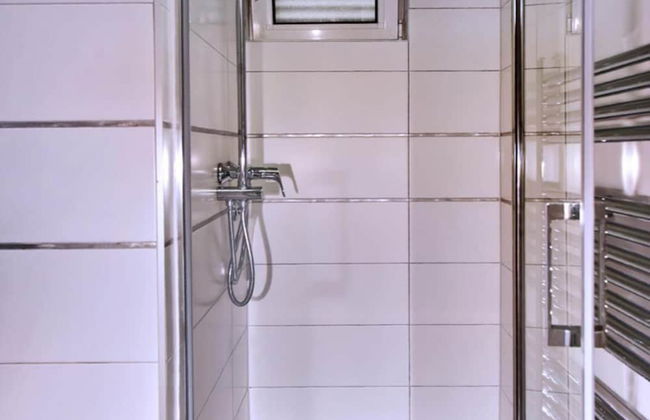 Peaceful and Secluded Krk Apartment With Terrace - Photo 10