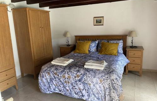 Spacious characterful villa with spectacular views in quiet rural setting. - Foto 16