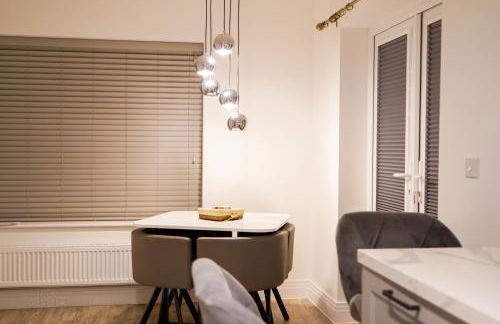 A1M Hampton Height New Entire 4bed House PE7 8SN - Foto 10